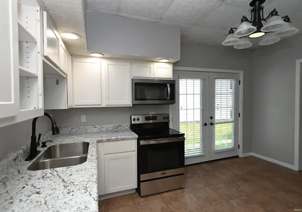 606 S Market ST, Winamac, IN 46996-1553