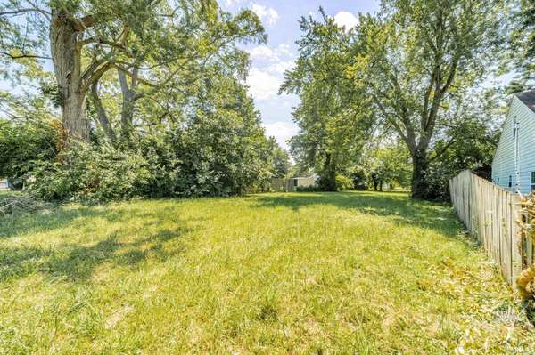 111 E Berkley AVE, Muncie, IN 47303-1264