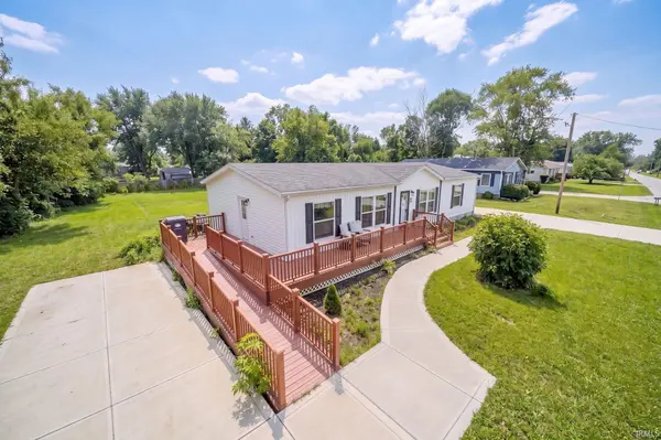 2305 E Delta DR, Muncie, IN 47303-9570
