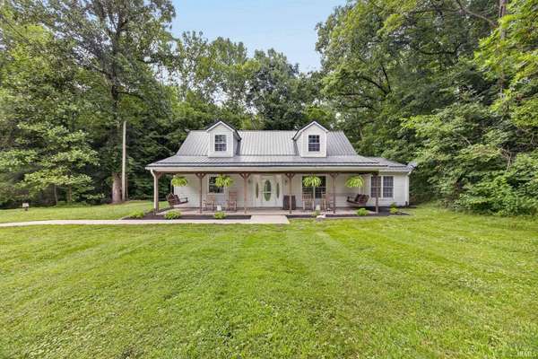 7275 N Ferry RD, Bloomfield, IN 47424