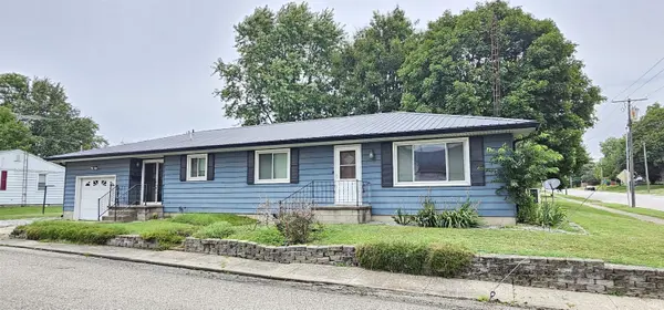 46 E Poplar ST, Albion, IL 62806
