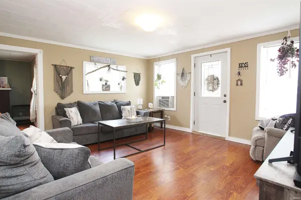 111 E Hazel ST, Albion, IN 46701