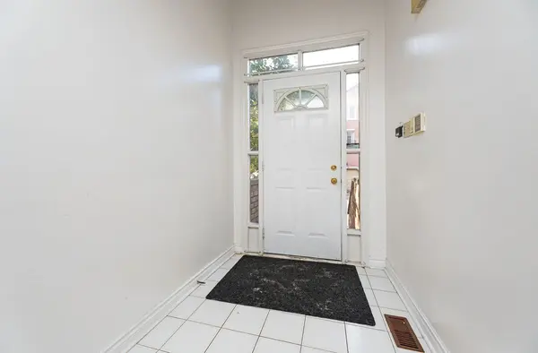 3 Reidmount AVE #1, Toronto E07, ON M1S 1B3