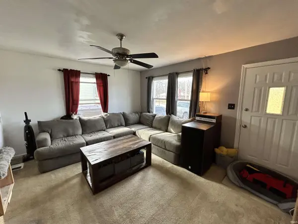 255 S 9th AVE, Beech Grove, IN 46107