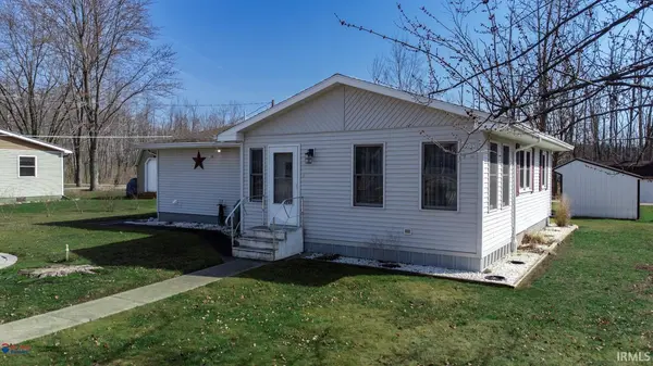 122 E Sunny Acres DR, Rome City, IN 46784-9754