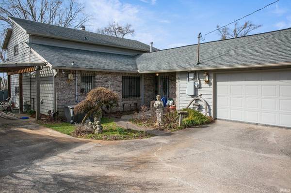 22098 County Road 10 ***, Elkhart, IN 46514-4619