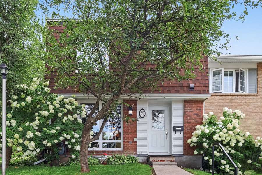 2300 Ogilvie RD #32, Beacon Hill North - South And Area, ON K1J 7X8