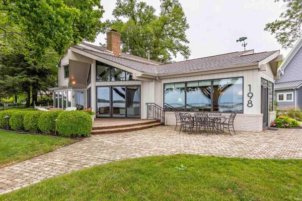 11235 N Cedar Point Low RD, Syracuse, IN 46567