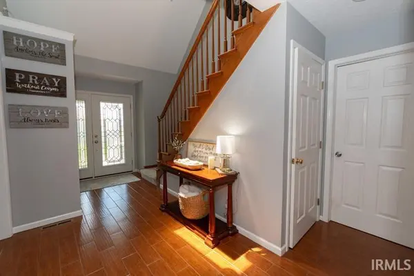 13713 Nora LN, Mishawaka, IN 46544