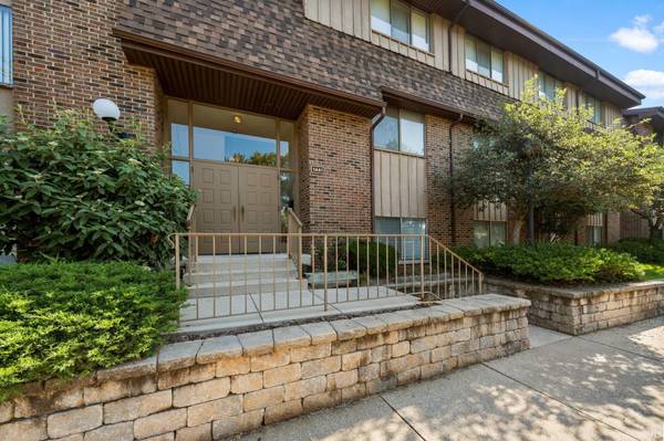 1441 Wildflower WAY #207, South Bend, IN 46617