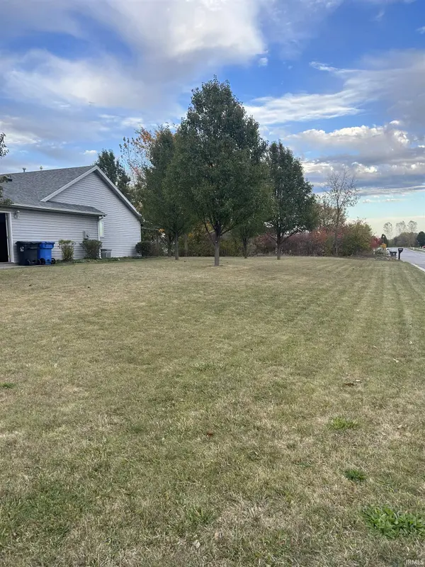 783 S Valley River DR, Columbia City, IN 46725
