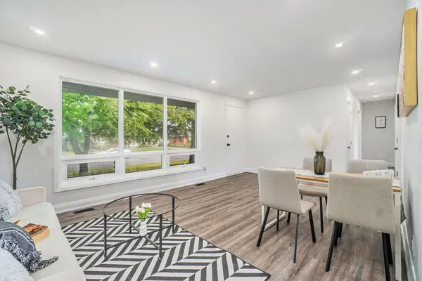 26 Majestic DR, South Of Baseline To Knoxdale, ON K2G 1C7
