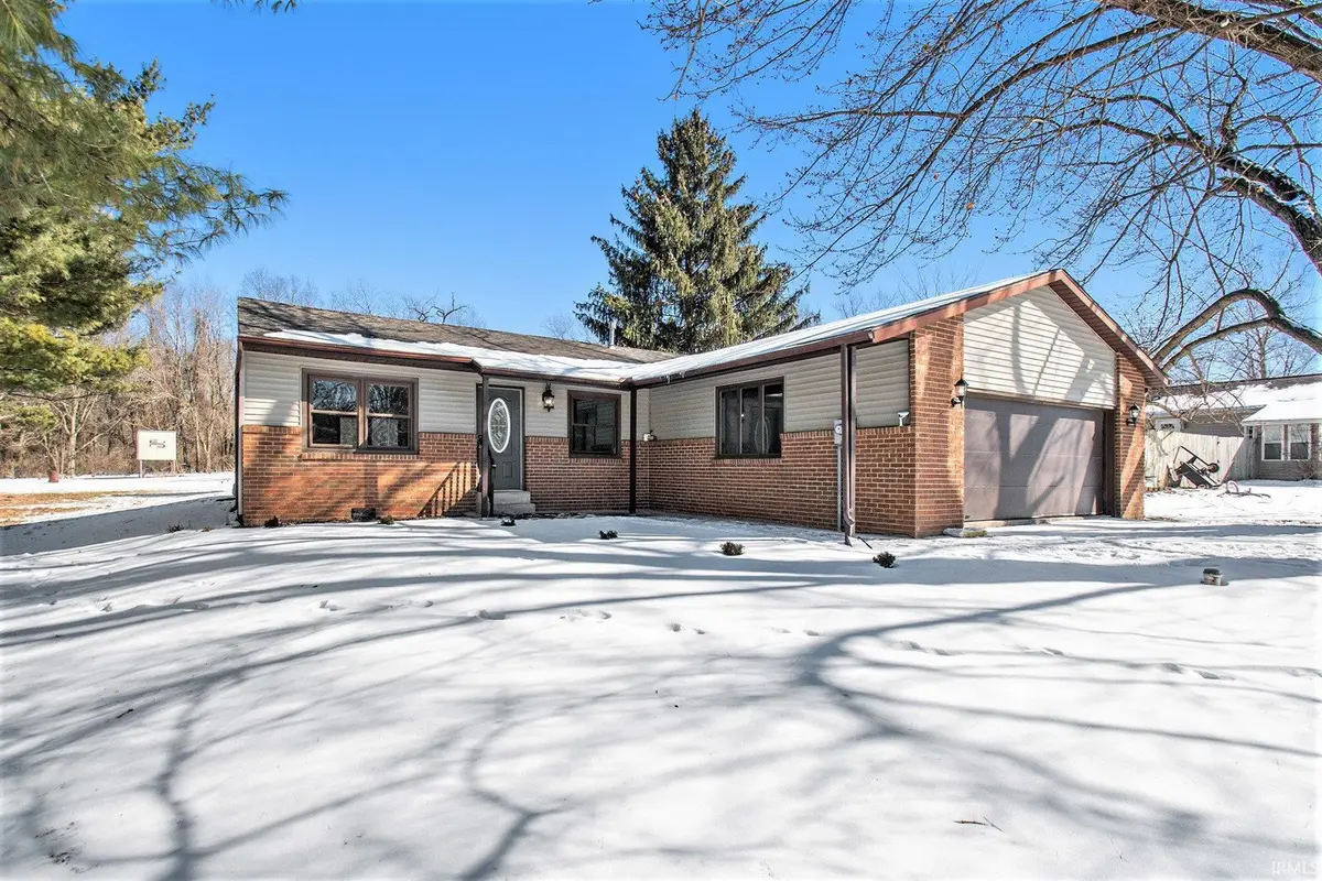 1114 N Penny DR, Warsaw, IN 46580-8338