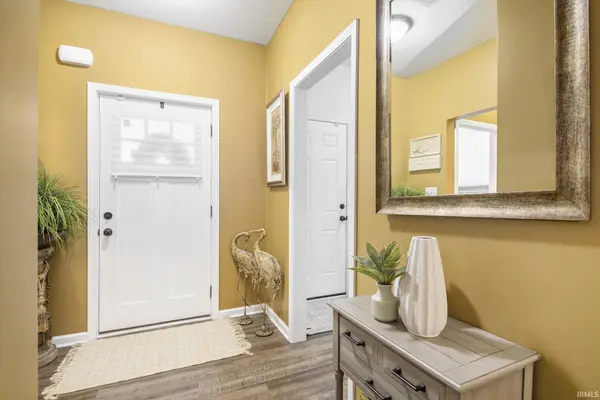 5430 Bay Char CT, Osceola, IN 46513