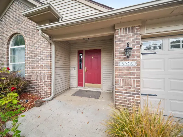 8926 Whispering Woods DR, Fort Wayne, IN 46804