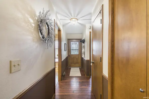 105 Beechwood DR, Bremen, IN 46506