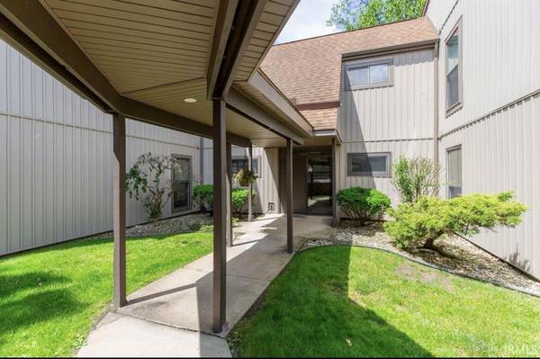 1927 New London CT #2, South Bend, IN 46637-5456
