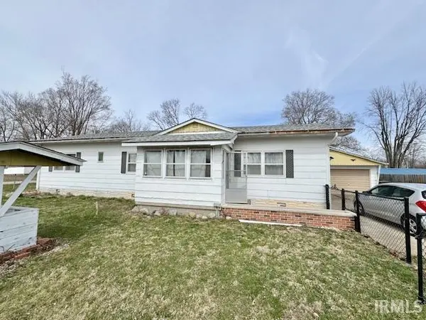 912 W Elm ST, Cayuga, IN 47928