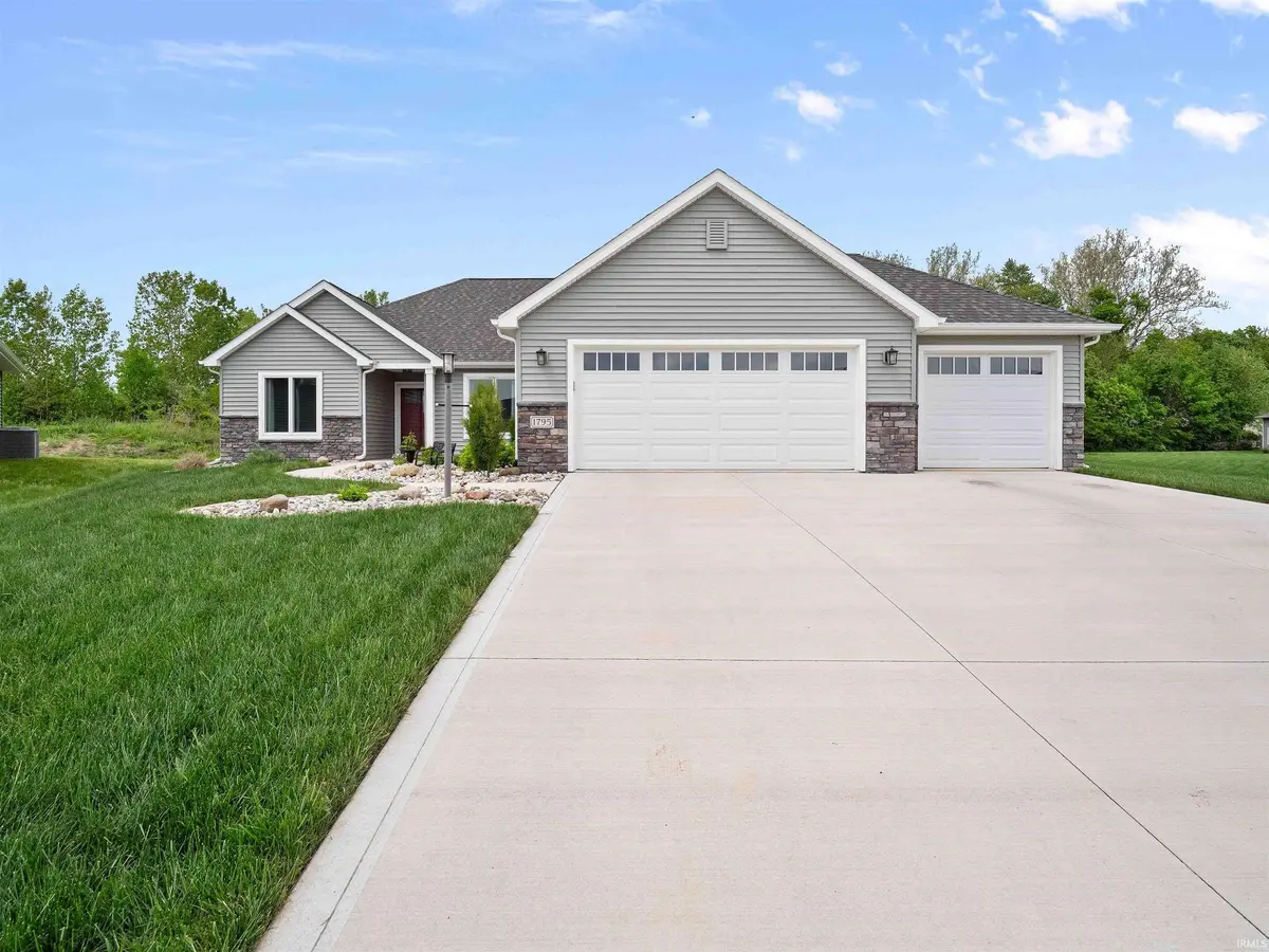 1795 Dunlin CT, New Haven, IN 46774-0060