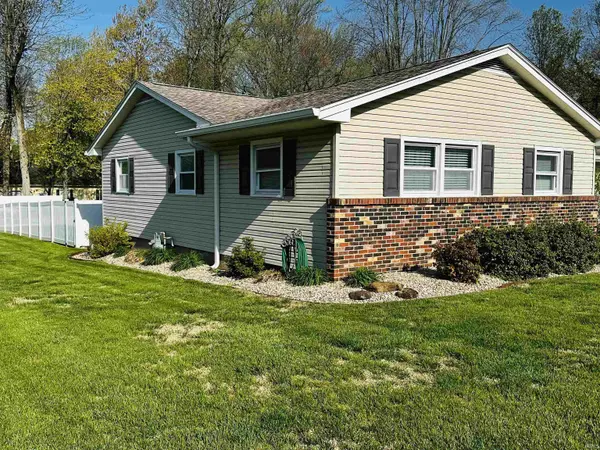 10 Morningside DR, Washington, IN 47501