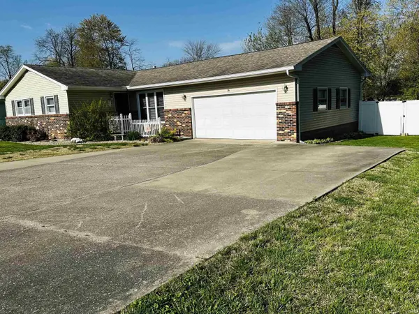 10 Morningside DR, Washington, IN 47501