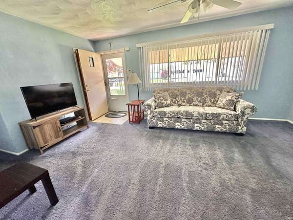 5115 Mayfair PL, South Bend, IN 46619-2432