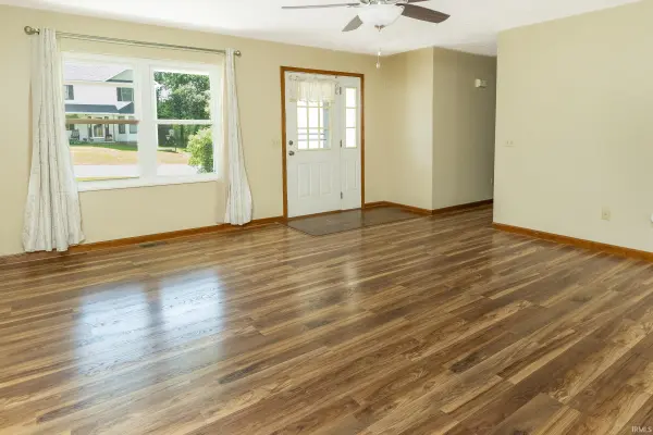 230 N Beechwood DR, Ellettsville, IN 47429