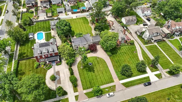 2307 Forest Park BLVD, Fort Wayne, IN 46805-3618
