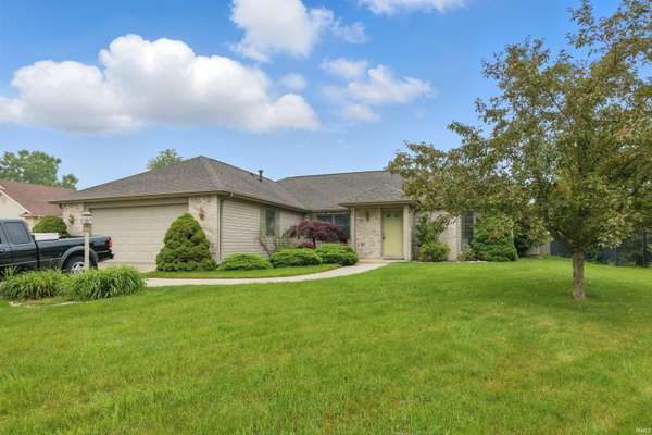 2516 Loganberry CV, Fort Wayne, IN 46818