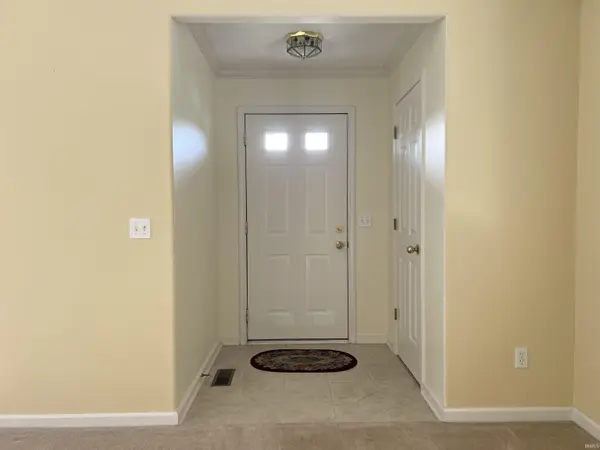 2516 Loganberry CV, Fort Wayne, IN 46818