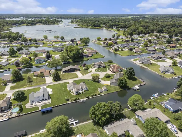 51172 Channel CT, Elkhart, IN 46514