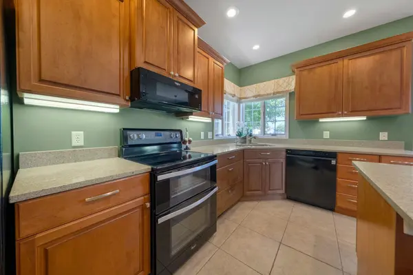 1306 McCormick Dr ***, Nappanee, IN 46550