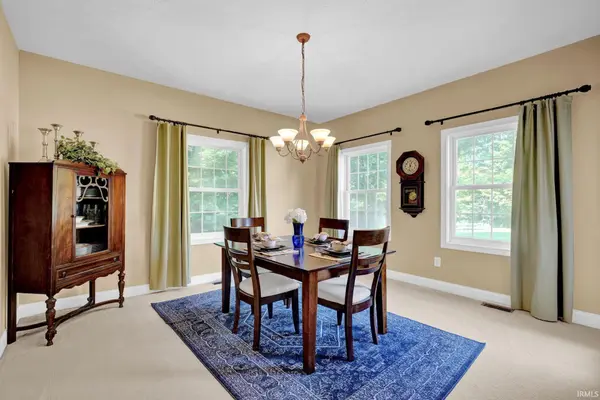 5561 W Redbud DR, Ellettsville, IN 47429