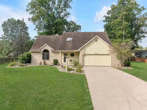 9909 Castle Ridge PL, Fort Wayne, IN 46825