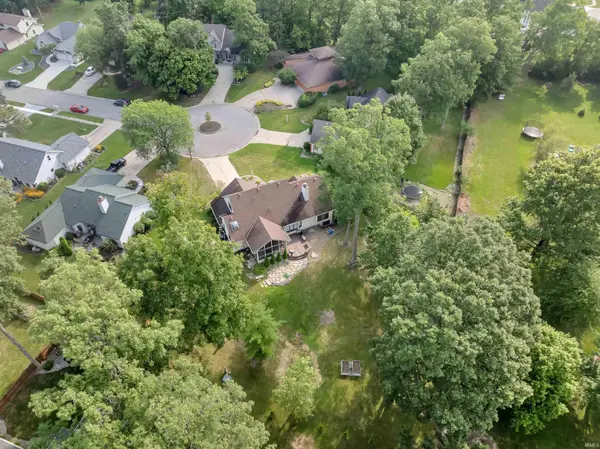 9909 Castle Ridge PL, Fort Wayne, IN 46825