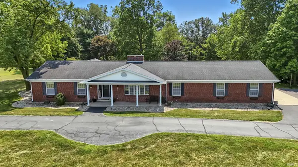 1060 E Wildwood Dr ***, Columbia City, IN 46725