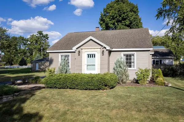 11 Maple ST, Greens Fork, IN 47345