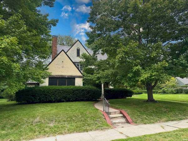 1225 E Wayne ST, South Bend, IN 46615