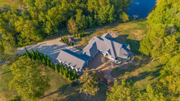 1088 HUNTER BLVD, Boonville, IN 47601