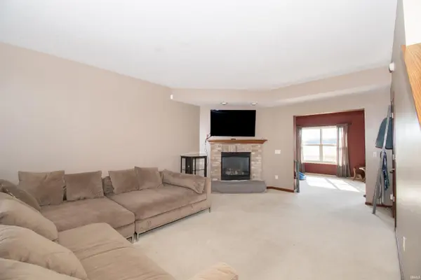 9020 Ashton Pointe BLVD, Fort Wayne, IN 46819-2542