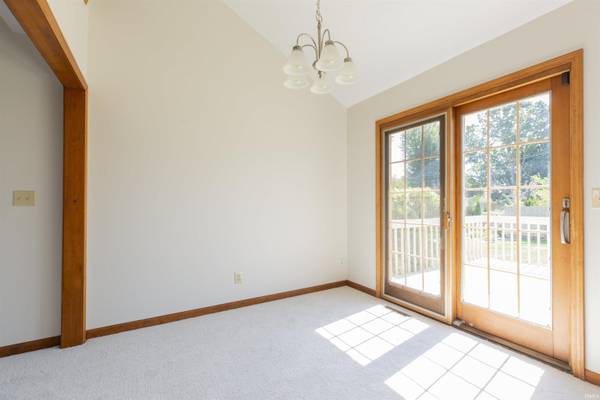 2322 Oakwood Park DR, South Bend, IN 46628-3475