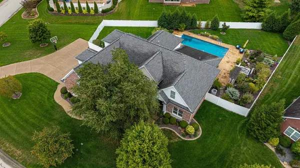 8101 Pelican Pointe DR, Evansville, IN 47725