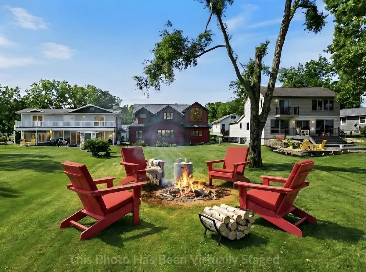 1791 Chapman Lake DR, Warsaw, IN 46582