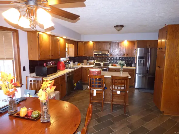 1700 N Redbud DR, Frankfort, IN 46041