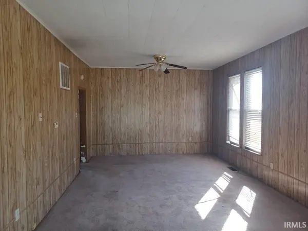 221 W 11th ST, Bicknell, IN 47591