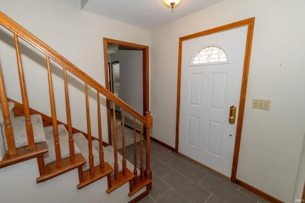 54400 Mystique DR, Mishawaka, IN 46545-1831