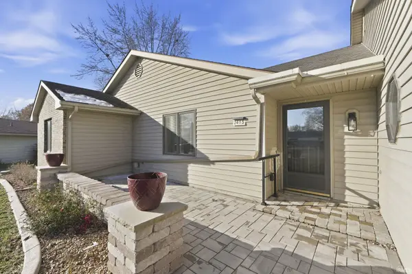 2415 Knollwood CT, Fort Wayne, IN 46815-7764