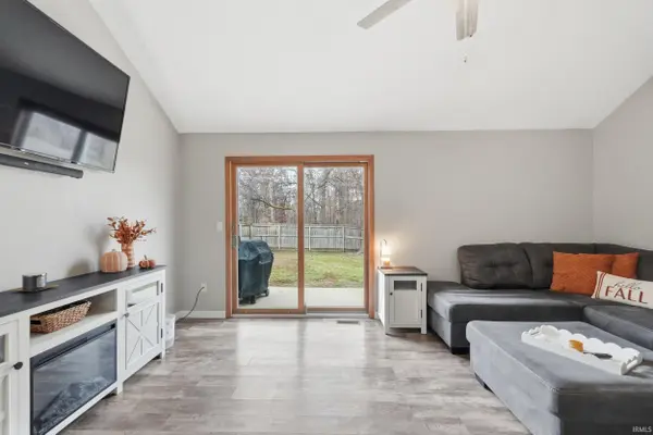 7622 Irwin Pines CT, Fort Wayne, IN 46804-7855