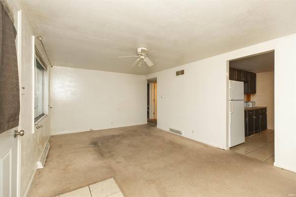 1216 Edgewood DR, South Bend, IN 46616