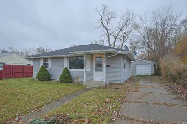 1216 Edgewood DR, South Bend, IN 46616